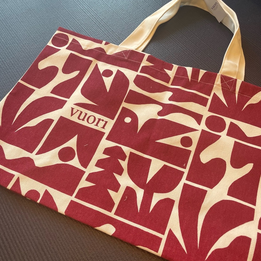 Vuori Holiday Tote